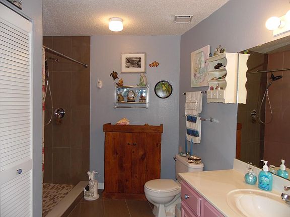 5th image of 110 Ocean Hollow Ln APT 301