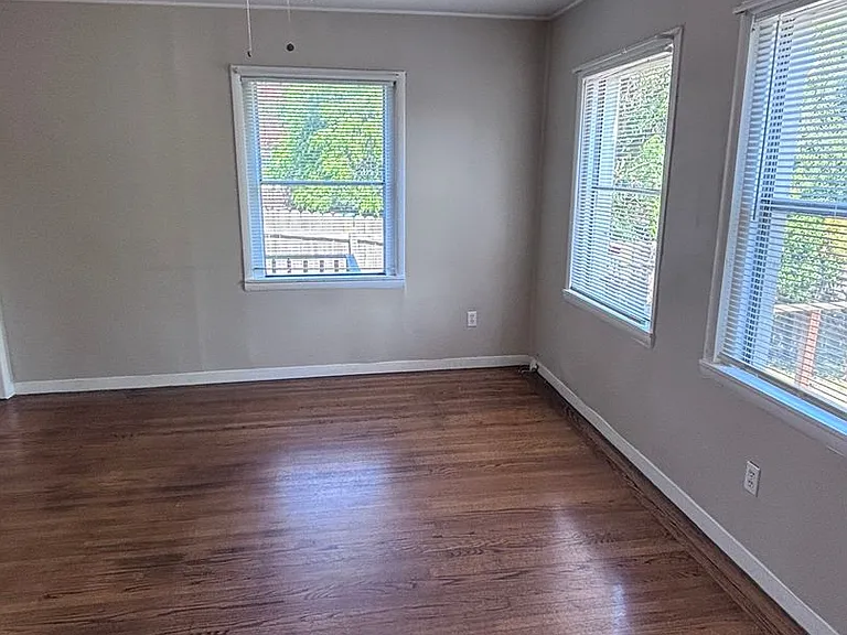 615 E I St — Photo 8
