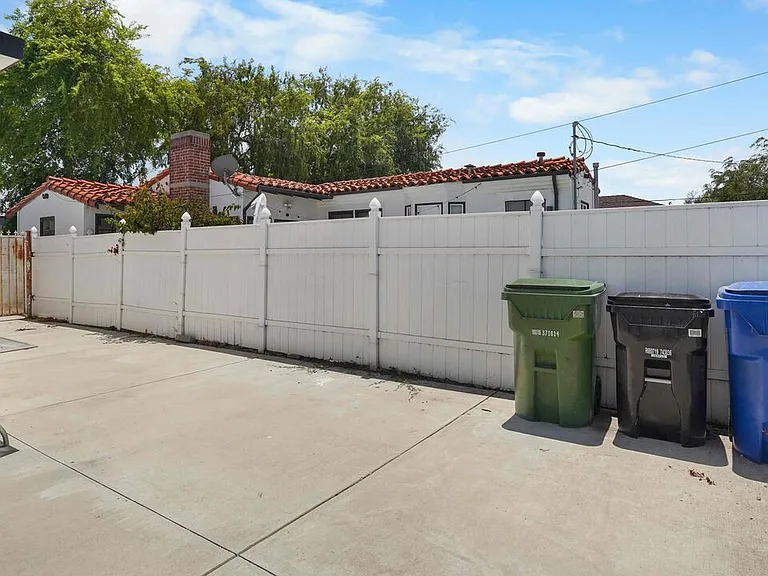 3801 Sutro Ave — Photo 30