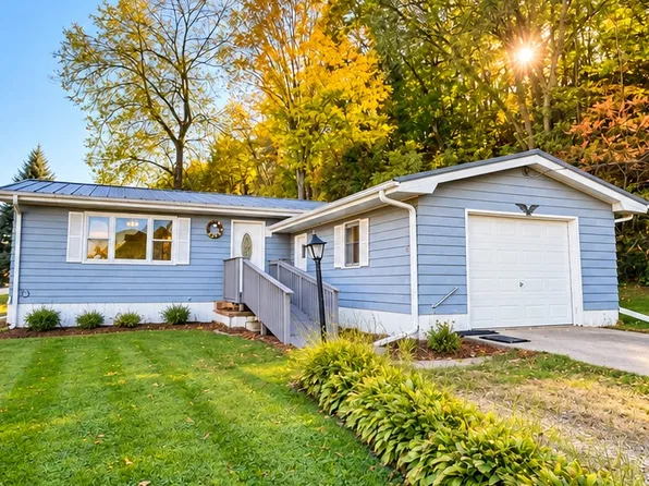 1206 S Highway 52, Guttenberg, IA 52052
