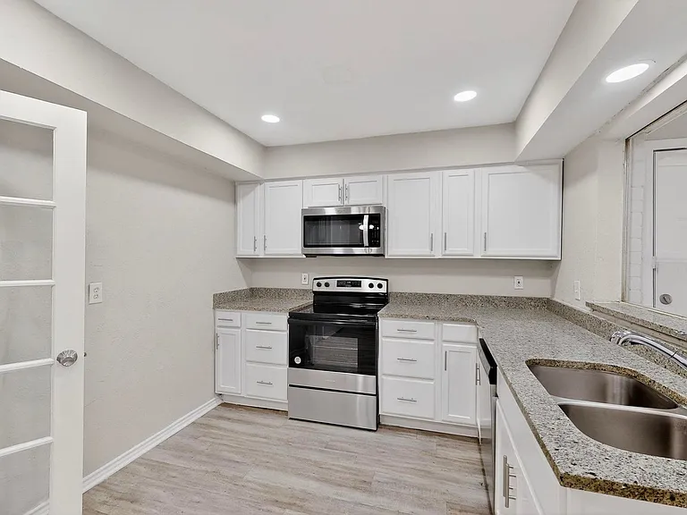 140 Trout St — Photo 14