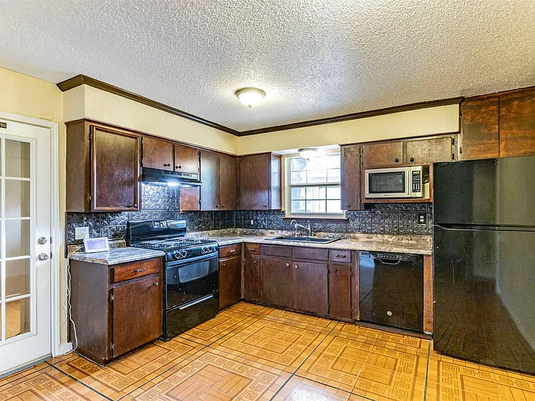 2520 Bitter Creek Dr — Photo 5
