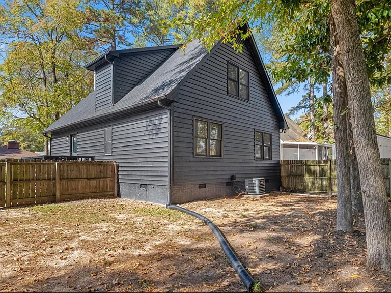 2718 Omah St — Photo 34