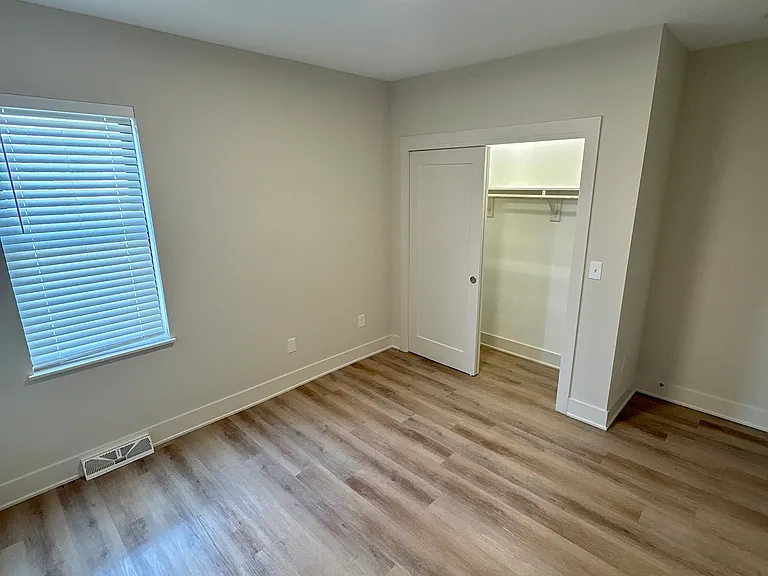 2212 N Cambridge Ave #2212 — Photo 10