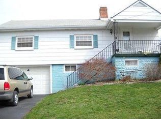9 Spring St, Charleroi, PA 15022