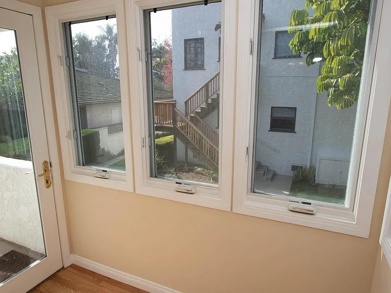 234 Roycroft Ave #C — Photo 4