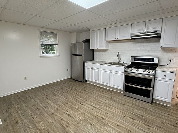 2nd image of 416 Lackawanna Ave APT 1