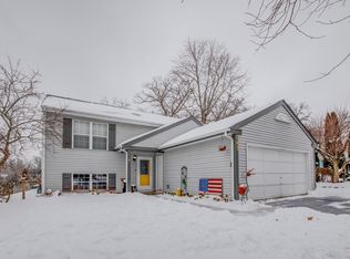 743 Dartmouth Dr, Island Lake, IL 60042