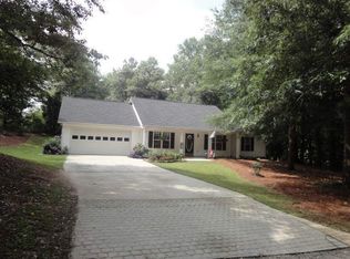 198 Lake Rd, Fayetteville, GA 30214