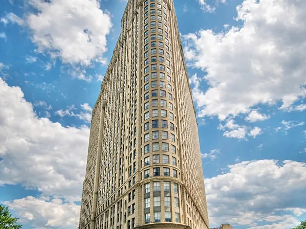 25 The Esplanade #3022, Toronto, ON M5E 1W5