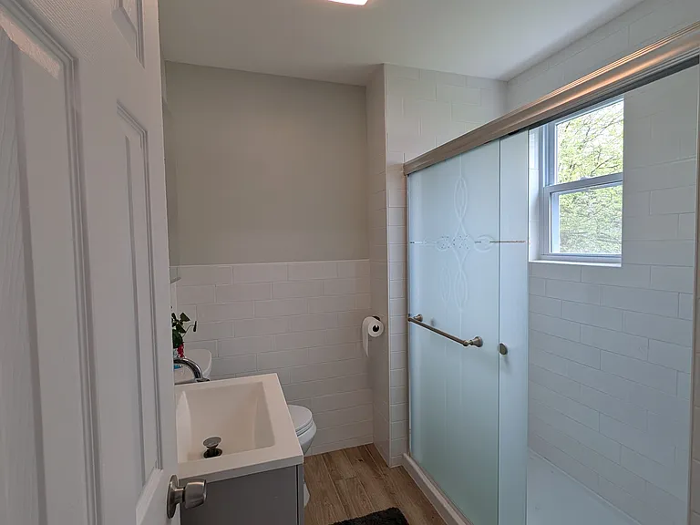 447 25th St #1 — Photo 2