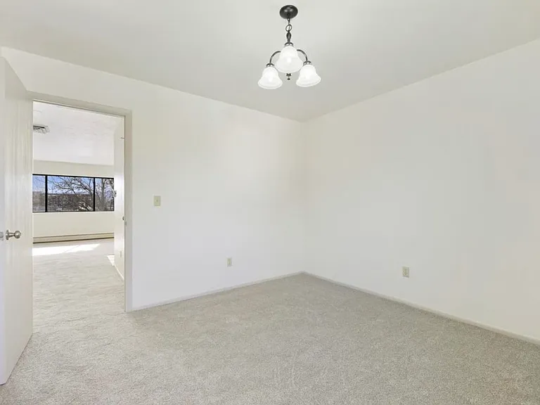 1140 Walnut Ave #11 — Photo 7