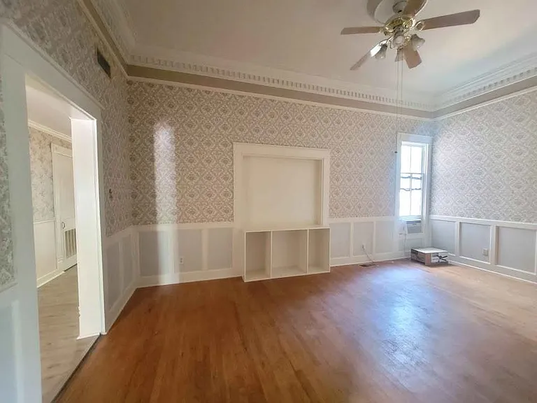 1500 N Franklin St — Photo 10