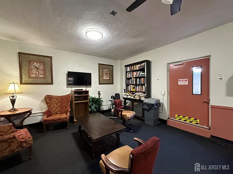 123 S Adelaide Ave #2L — Photo 26