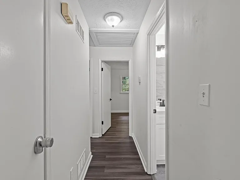 246 Barbara Ln SW — Photo 18