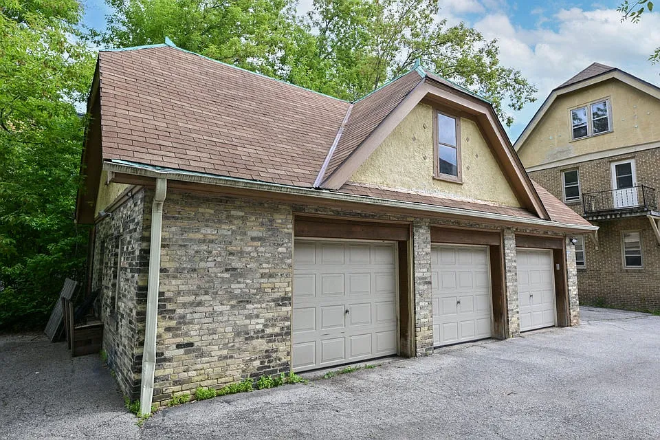 3 bed, 1300 sqft, $1,850 — Photo 2