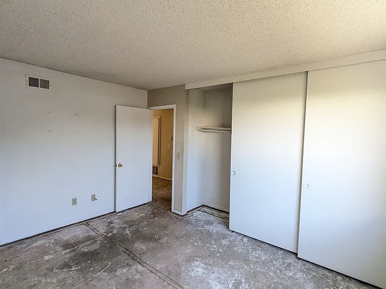 11425 Elbert Way — Photo 9