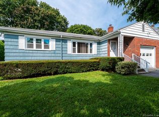 82 Summer St, New London, CT 06320