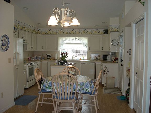 Light, bright kitchen