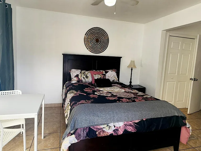 1724 McKinley St #8 — Photo 9