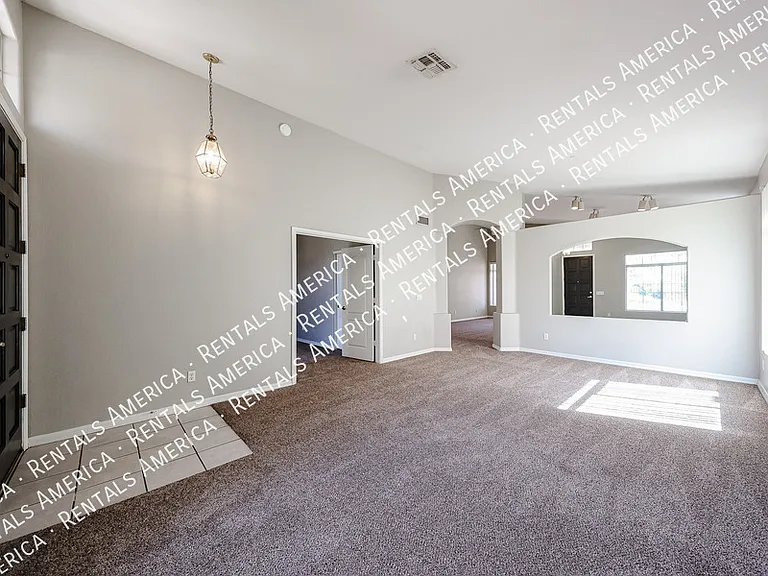 13874 W Wilshire Dr — Photo 5