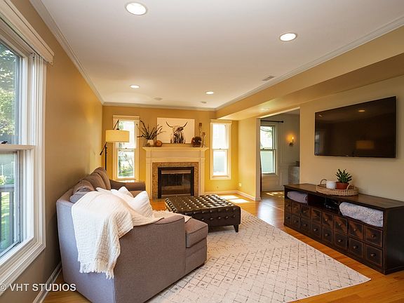 5th image of 337 Bloomfield Cir
