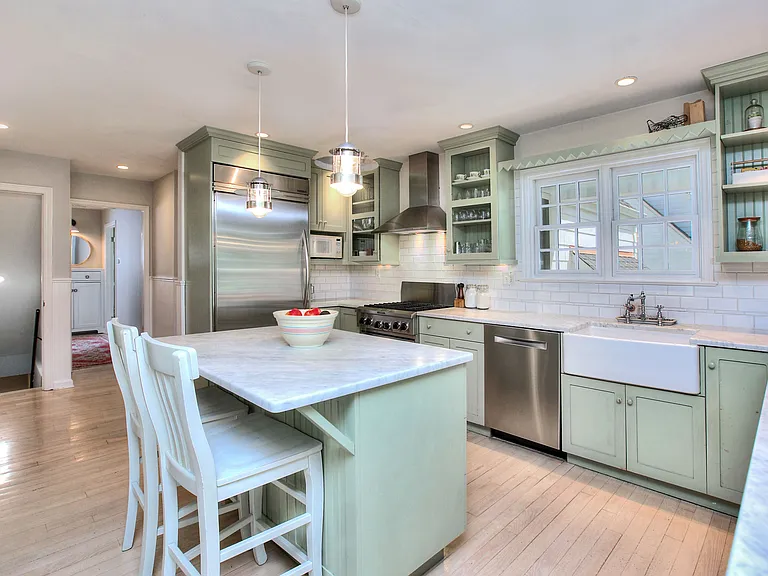 11 Treadwell Ave — Photo 10