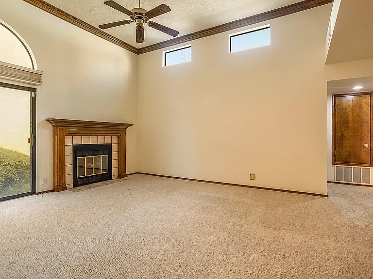 10405 Camino Del Oso NE — Photo 7