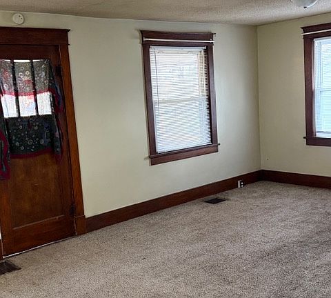 2nd image of 403 E Devon St