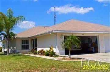 1st image of 1427 SE 10th Ter