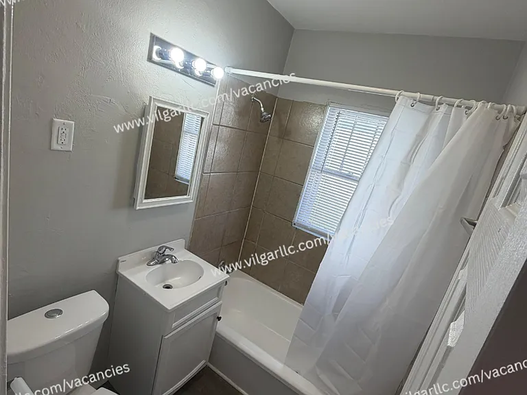 2476 Pennsylvania St — Photo 6