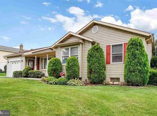 18 Blue Spruce Dr, Hanover, PA 17331