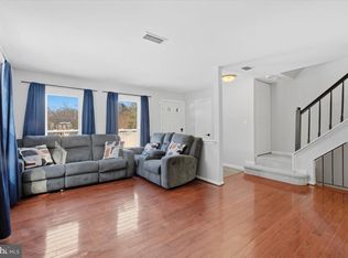 14187 Royal Oak Ln, Centreville, VA
