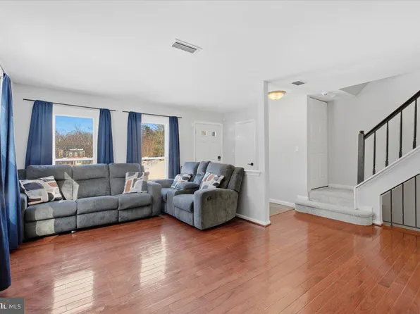 14187 Royal Oak Ln, Centreville, VA 20120