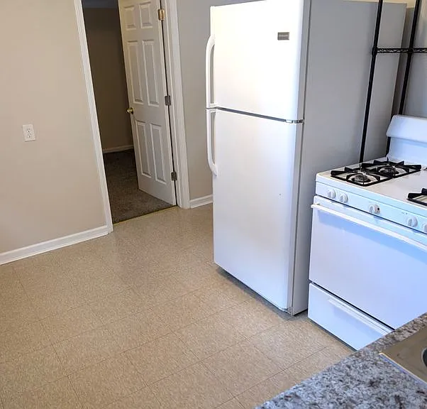 109 Goethe St #LOWER REAR — Photo 4