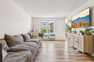 W Broadway-S2907-005.jpg
