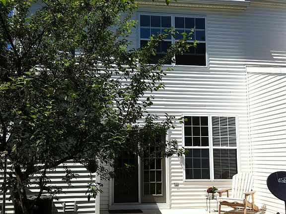Serene, Private Rear Patio