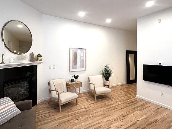 3rd image of 1489 Steele St APT 106