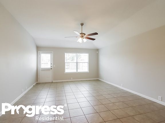 3rd image of 2805 Woodspring Forest Dr