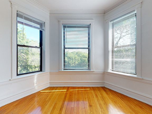 5th image of 5415 S Ellis Ave APT 2