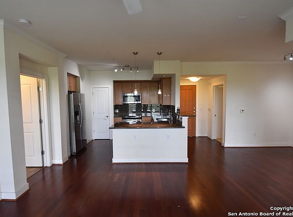 3rd image of 7342 Oak Manor Dr
