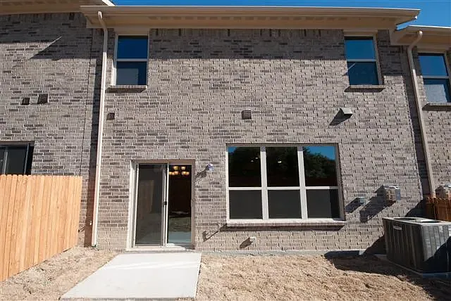 2572 Jackson Dr — Photo 16