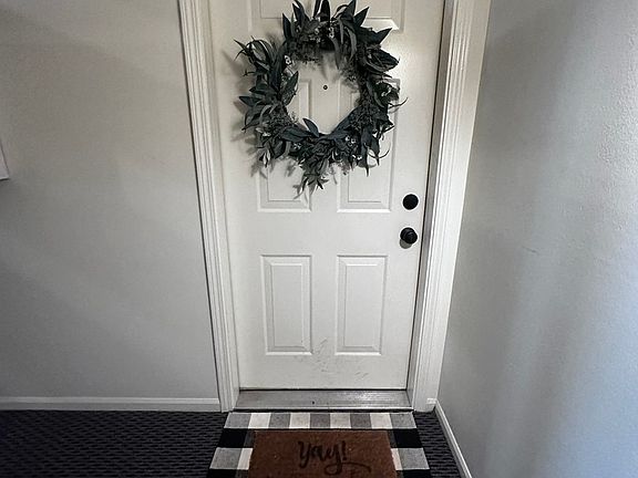 3rd image of 1103 Stratford Ct APT B