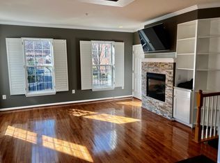 1617 Hunting Creek Dr, Alexandria, VA 22314