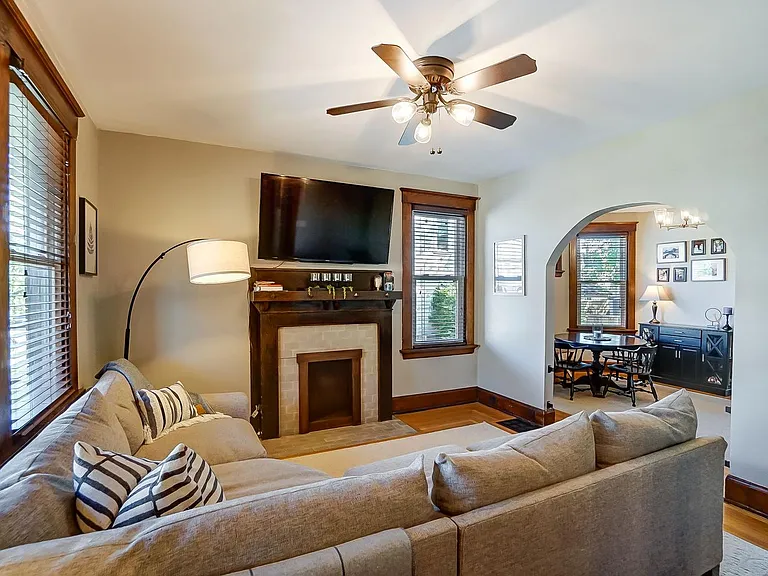 2251 Washington Ave #1 — Photo 10