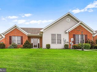 1534 Spring Side Dr E, Chambersburg, PA 17202