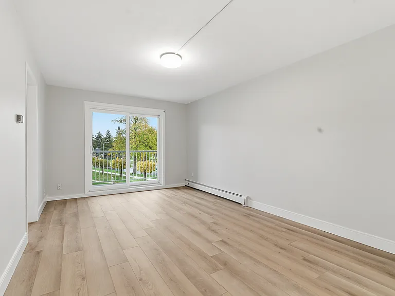 14 Conway Dr — Photo 3