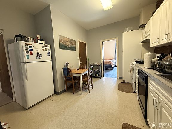 3rd image of 15 Stearns Rd APT 1