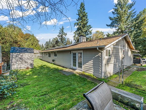 4th image of 10310 Fruitland Avenue E