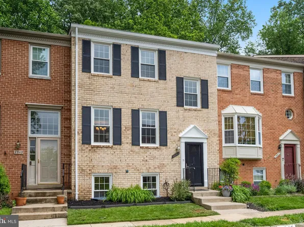 2945 Waterford Ct, Vienna, VA 22181